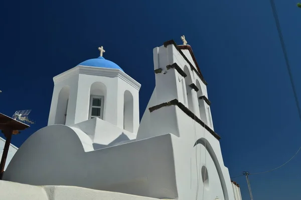 Campanario Fachada Principal Hermosa Iglesia Pyrgos Kallistis Isla Santorini Viajes — Foto de Stock