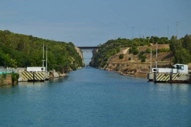 Korint kanalı girişi. Mimari, yolculuk, manzara. 8 Temmuz 2018. Korint kanalı Peloponnesus Yunanistan.