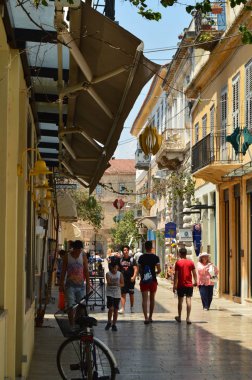 Dar ve değerli Nafplio sokaklarında. Mimari, yolculuk, manzara, yolculukları. 8 Temmuz 2018. Nafplio Argolida Yunanistan.