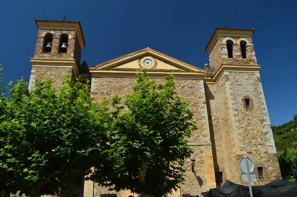 Templom San Vicente Potes Falu Homlokzata Természet Építészet Történelem Utazás — Stock Fotó