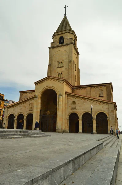 Cephe Kilisesi San Lorenzo Gijon Tarihinde San Lorenzo Beach Mimari — Stok fotoğraf