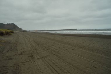 Los Quebrantos sahilde bir yağmur günde vurdu. 30 Temmuz 2015. Manzara, Doğa, seyahat. San Juan De La Arena, Asturias, İspanya.