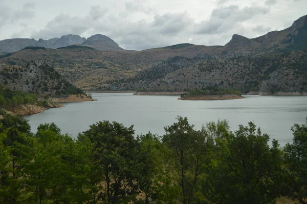 Maravilhosas Vistas Sobre Dia Nublado Reservatório Barrios Luna Julho 2015 — Fotografia de Stock