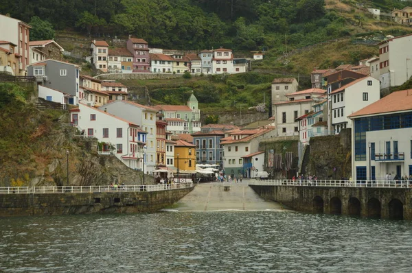 Wejście Cudillero Portu Lipca 2015 Turystyka Przyroda Wakacje Cudillero Asturia — Zdjęcie stockowe