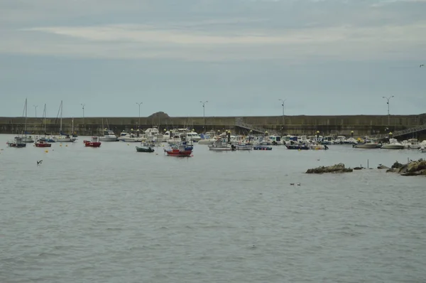 Puerto Pesquero Cudillero Con Sus Barcos Amarrados Cudillero Julio 2015 — Foto de Stock