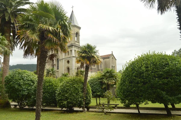 Lateral Bild Jesu Kyrkan Nasaret Cudillero Juli 2015 Resor Natur — Stockfoto