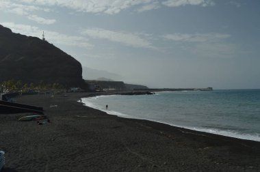 Güzel siyah kum Beach'te Tazacorte. Seyahat, Doğa, Vacation.11 Temmuz 2015. Tazacorte Adası De La Palma Kanarya Adaları İspanya.