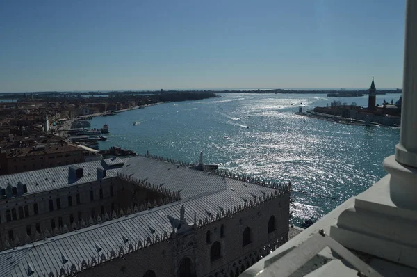 威尼斯日出的大运河上的坎帕尼尔塔空中景观 2015年3月27日 威尼斯 威尼托地区 意大利 — 图库照片