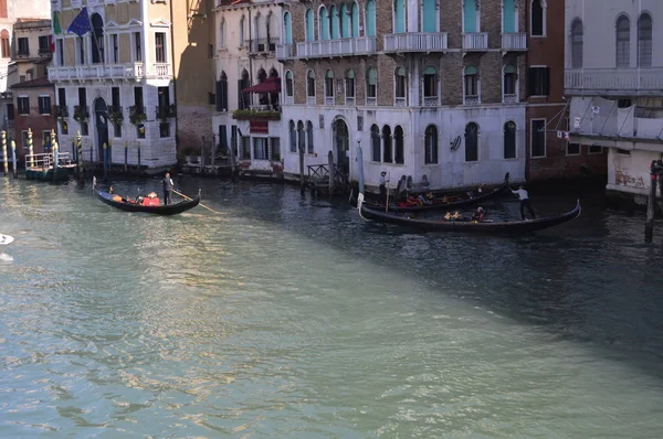 Gondolas Sailing Beautiful Palaces Grand Canal Venice Travel Holidays Architecture — Stock Photo, Image