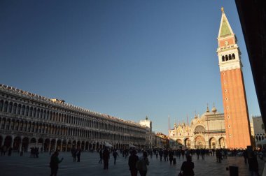 Majestic Meydanı na gün batımında Venedik. Seyahat, tatil, mimari. 28 Mart 2015. Venedik, Veneto bölgesinde, İtalya.
