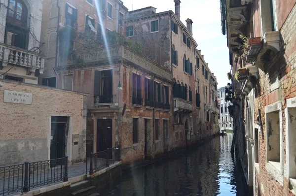 Strzał Venetian Budynków Ich Kanał Fondamenta Cavagnis Castelo Wenecji Podróż — Zdjęcie stockowe