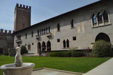 Güzel avlu içinde Castelvecchio'yu kalede Verona. Seyahat, tatil, mimari. 30 Mart 2015. Verona, Veneto bölgesinde, İtalya.