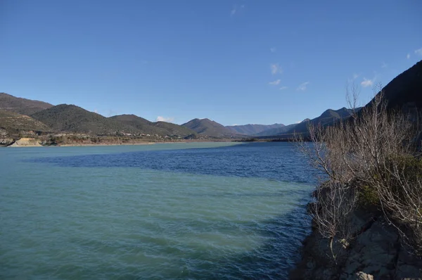 圣玛丽亚村德拉帕水库的水晶蓝水冰川 2014年12月28日 圣玛丽亚 韦斯卡 阿拉贡 西班牙 — 图库照片