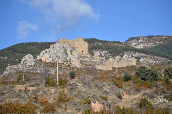 Loarre 世紀からのローマの城の Riglos 村からの眺めそれはサンチョ 世によって建てられました 2014 Riglos ウエスカ スペイン — ストック写真