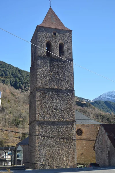 Dzwonnica Parafialnej Kościół Nmp Asuncion Bielsa Village Krajobrazy Pyrenees Przyrody — Zdjęcie stockowe