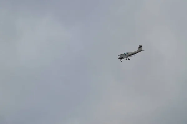 Avion Volant Dessus Plage Atlanterra Zahara Nature Architecture Histoire Photographie — Photo