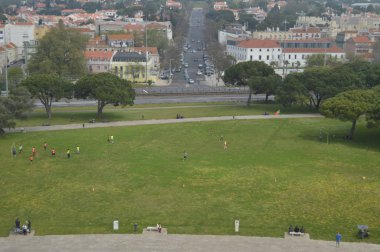 Futbol Maçı Lizbon Belem Belem Ortaçağ Savunma Kulesi Sembolik Ortaçağ Savunma Kulesi Savunma Tesisi Görüldü. Doğa, mimari, tarih, sokak fotoğrafçılığı. 11 Nisan 2014. Lisbon, Portekiz.