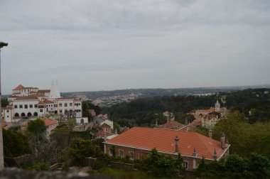 Sintra'daki Ulusal Saray ve Belediye Binası'nın Havadan Manzaraları. Doğa, mimari, tarih, sokak fotoğrafçılığı. 13 Nisan 2014. Sintra, Lizbon, Portekiz.