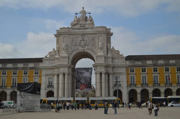 Arco Calle Augusta Con Tranvía Sus Pies Plaza Del Comercio — Foto de Stock