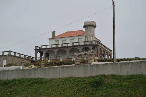 Belle Maison Avec Des Voûtes Arcade Des Créneaux Colares Nature — Photo