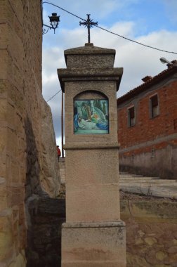 27 Aralık 2013. Mora De Rubielos. Teruel, Aragon, İspanya. Rubielos De Mora'daki Via Crucis'in Xiv Numarası'nı durdurun. Tarih, Seyahat, Doğa, Manzara, Tatil, Mimarlık.