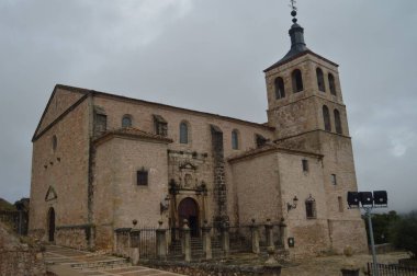 Cogolludo Santa Maria Kilisesi Ana Cephesi. 18 Ekim 2013. Cogolludo, Black Village, Guadalajara, Castilla La Mancha, İspanya. Kırsal Turizm, Tarihçe.