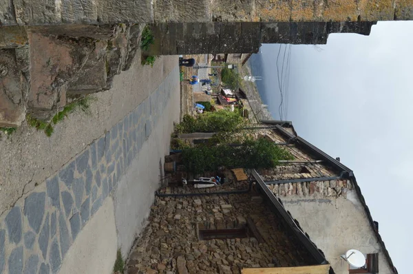 Hermosas Calles Medievales Con Edificios Pizarra Valverde Los Arroyos Octubre —  Fotos de Stock