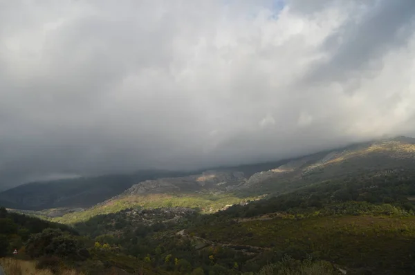 Vista Panorâmica Com Cordilheira Muito Nublado Para Fundo Valverde Los — Fotografia de Stock