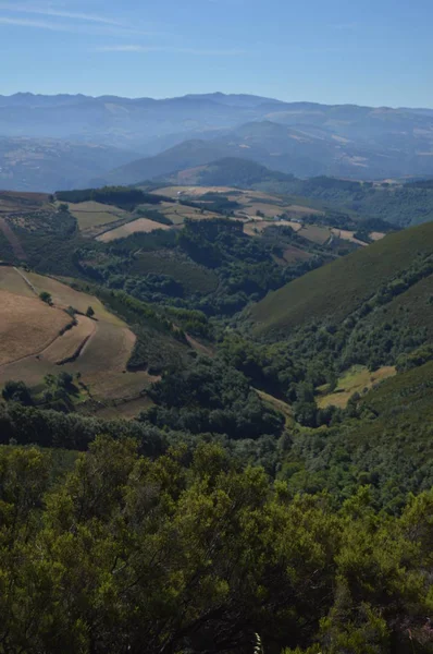 Majestätische Berge Von Galicien Voller Täler Kiefernwälder Wiesen Und Eukalyptuswälder — Stockfoto