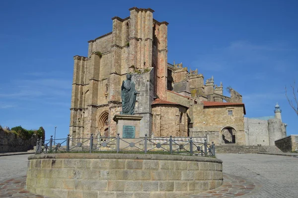 Monument Empereur César Vespasiano Augusto Fondateur Colonie Devant Église Notre — Photo
