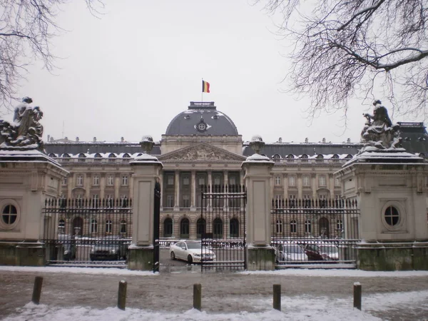 Hauptfassade Des Palastes Der Königlichen Familie Einem Verschneiten Tag Brüssel — Stockfoto
