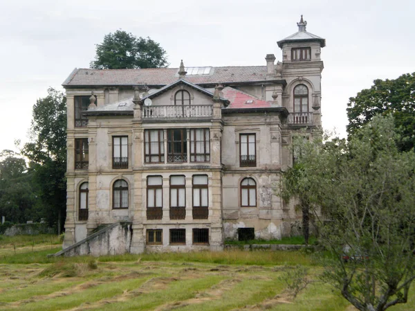 Partarriu Palace or Villa Parres Mansion 1898 belonged to Jose P — Stock Photo, Image