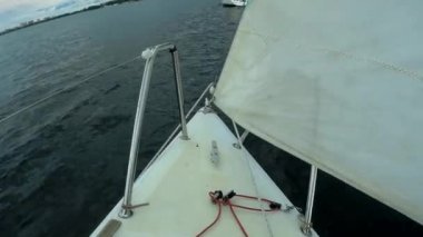 Yat hareketli ön üzerinden görüntülemek