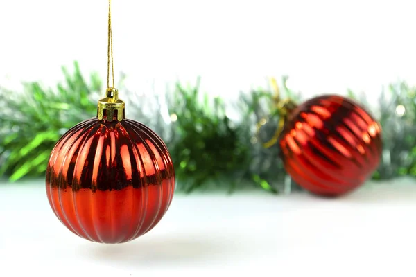 Kırmızı Noel top ve tinsel