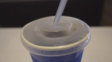Tüp plastik kap kapağı eklenir