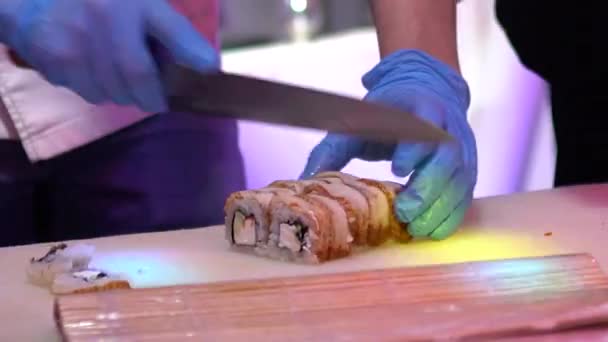 Cooking Rolls Show Party Nightclub Man Gloves Knife Cut Rolls — Stock Video