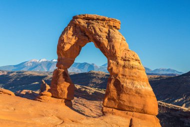 Hassas Arch, Utah, bir açık yaz akşamı itibariyle güzel sahne