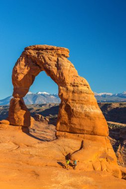 Hassas Arch, Utah, bir açık yaz akşamı itibariyle güzel sahne