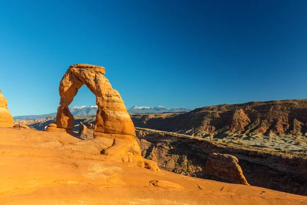 Hassas Arch, Utah, bir açık yaz akşamı itibariyle güzel sahne