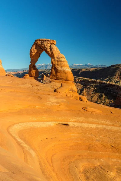 Hassas Arch, Utah, bir açık yaz akşamı itibariyle güzel sahne