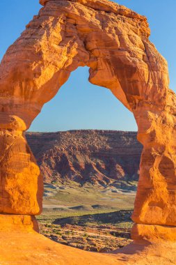 Hassas Arch, Utah, bir açık yaz akşamı itibariyle güzel sahne
