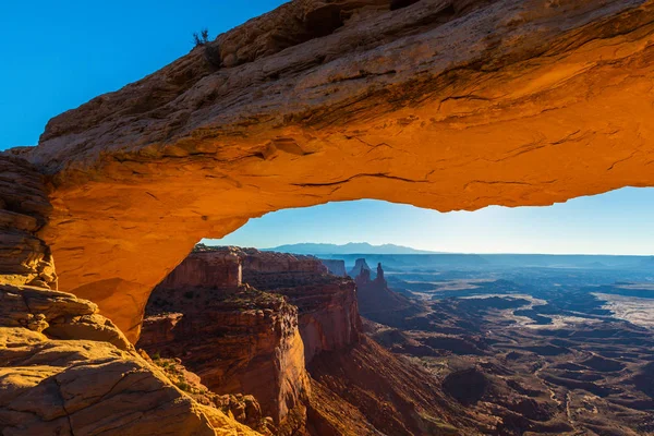 Arches Ulusal Parkı, Utah, yaz aylarında parlak sahne
