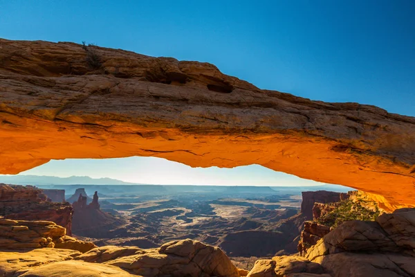 Arches Ulusal Parkı, Utah, yaz aylarında parlak sahne
