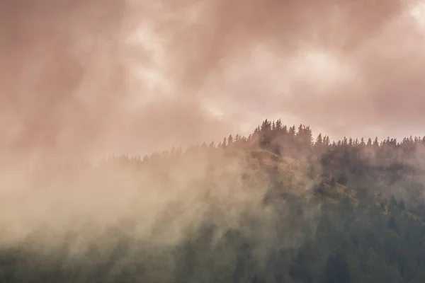 Paysage Montagne Automne Avec Nuages Brumeux — Photo