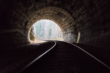 Avrupa'nın uzak dağ bölgesinde eski demiryolu