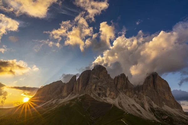 Nuvens Nebulosas Dramáticas Nuvens Chuva Nos Alpes Dolomitas Itália Verão — Fotografia de Stock