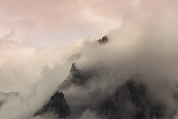 Dramatik Cennet Yağmur Bulutları Dolomit Alpleri Nde Talya Yaz Aylarında — Stok fotoğraf