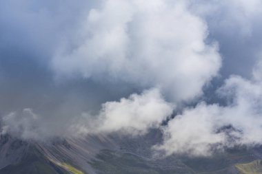Güzel sonbahar sahne Dolomit Alpleri'nde İtalya, dramatik cennet ile