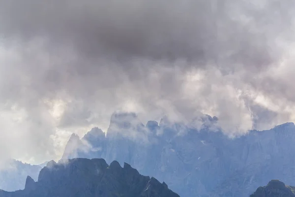 Cloudscape Piękne Zachód Światło Alpy Dolomity Jesienią — Zdjęcie stockowe