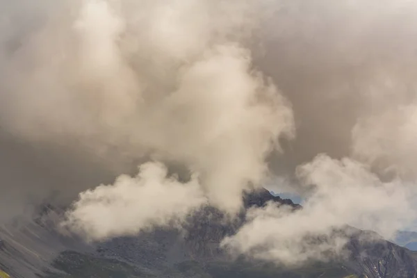 Pięknej Jesiennej Scenerii Alp Dolomitów Włochy Cloudscape Dramatyczne — Zdjęcie stockowe